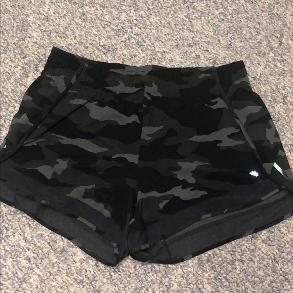 athleta green camo running shorts